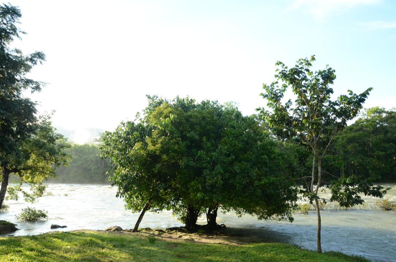 Ciudad De Las Rocas La Fortuna Gallo Giro Luaran gambar