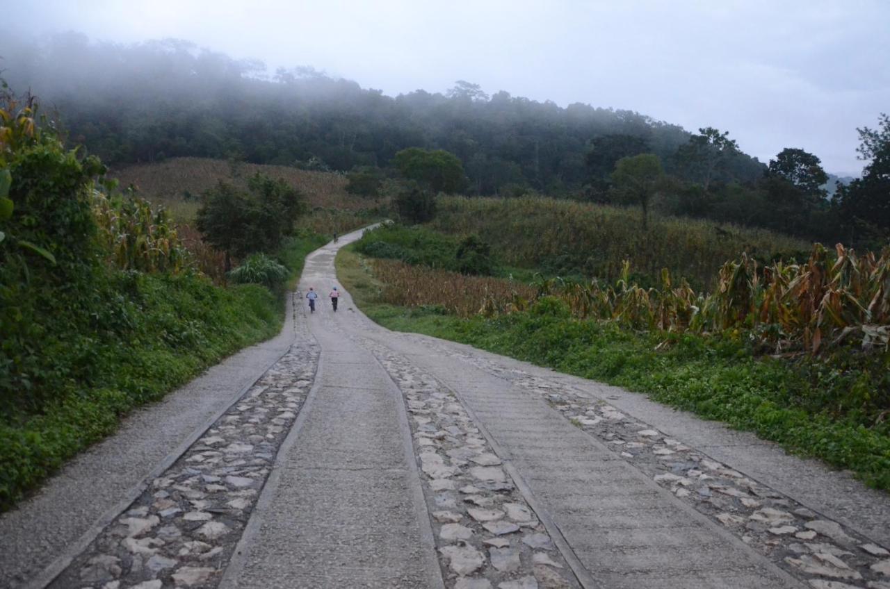 Ciudad De Las Rocas La Fortuna Gallo Giro Luaran gambar